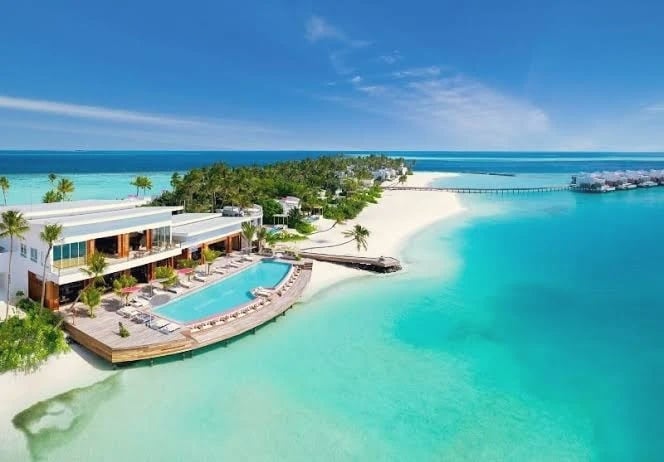 LUX* North Malé Atoll Resort & Villas
