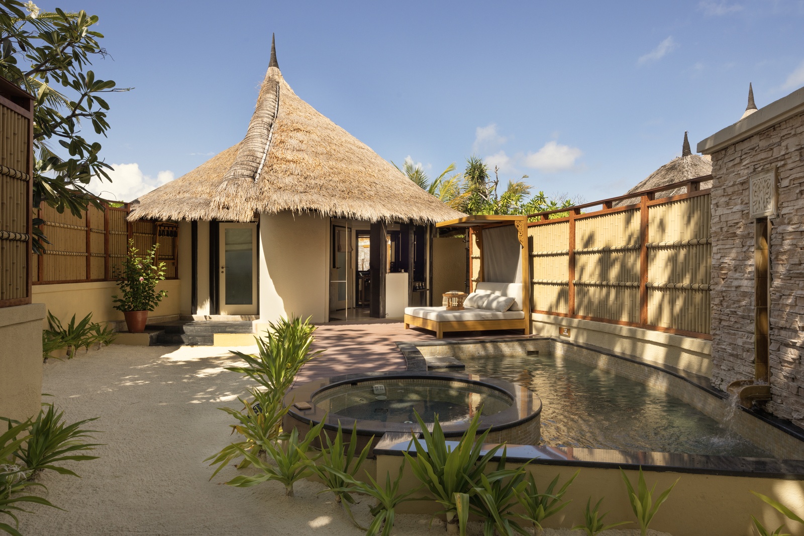 Oceanview Pool Villa. Banyan Tree Vabbinfaru