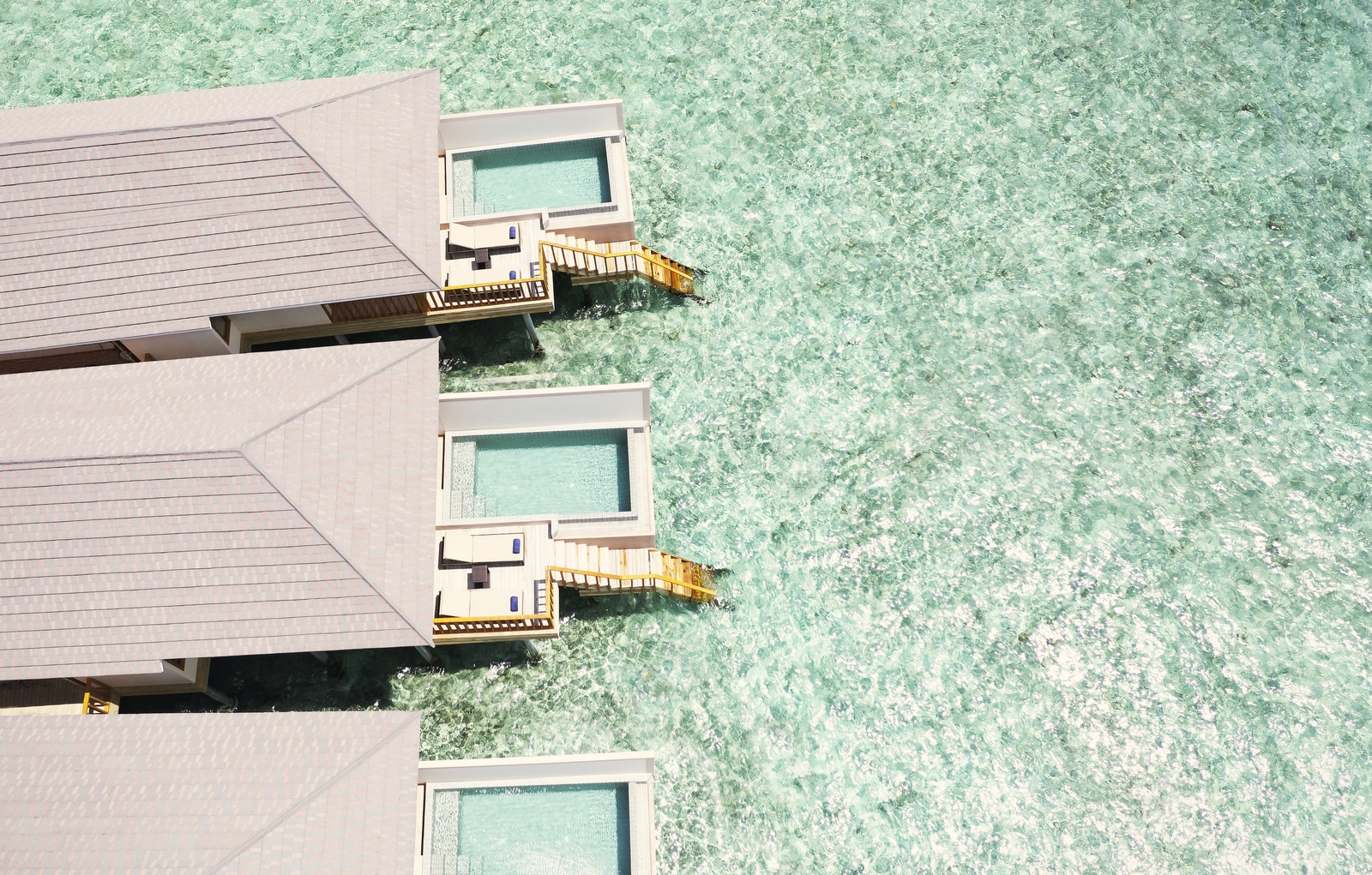 Ocean Pool Villa. Brennia