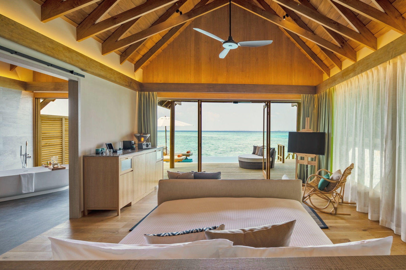 Sunset Water Villa. Emerald Faarufushi Resort