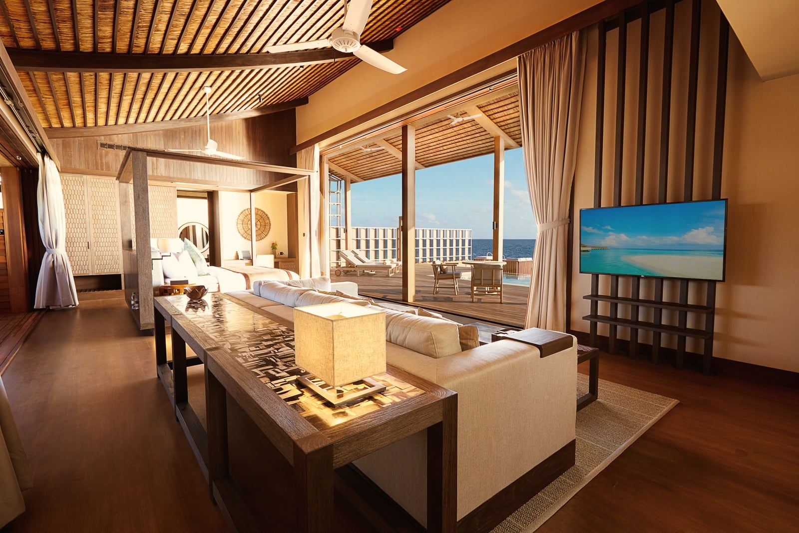 Sunset Ocean Residence. Kudadoo Private Island