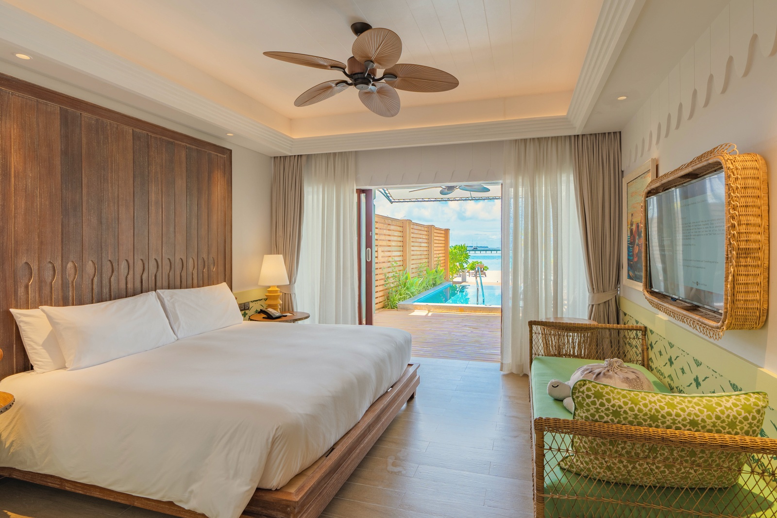 Junior Beach Suite. SAii Lagoon Maldives, Curio Collection