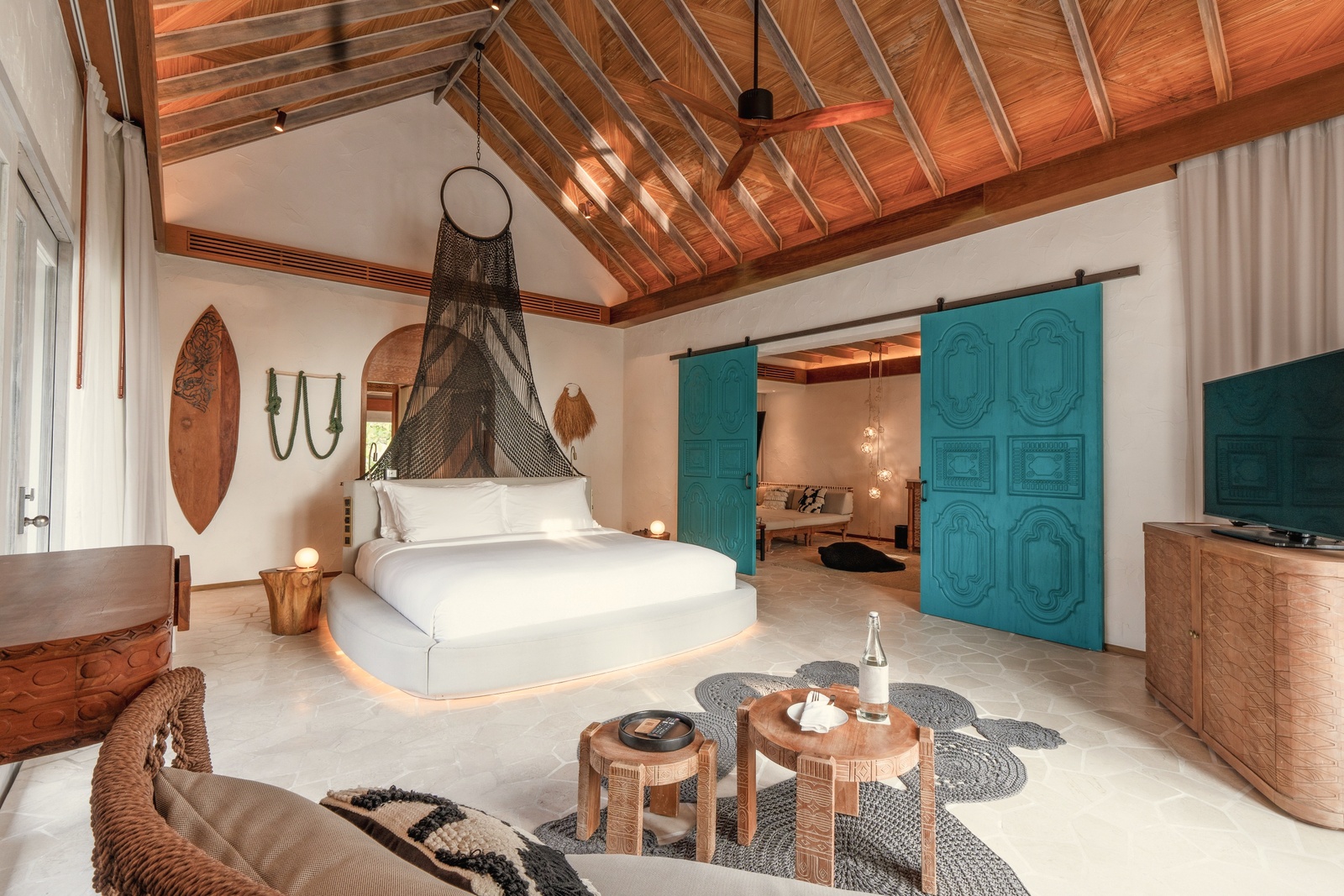 Pool Sunset Deluxe Beach Villa. Sirru Fen Fushi