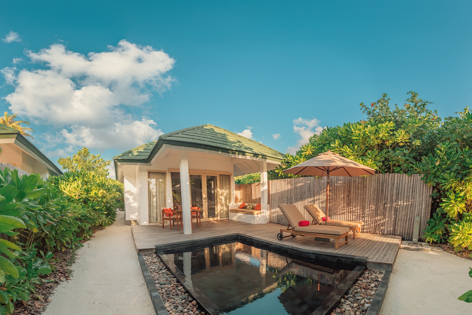 Sunset Beach Pool Villa. Siyam World Maldives